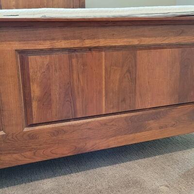 Lot 351: California King Size Bed includes mattress set