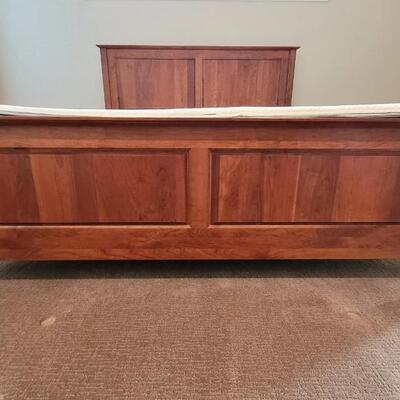 Lot 351: California King Size Bed includes mattress set