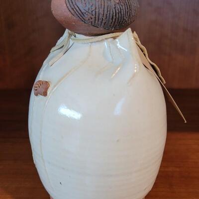 Lot 353: VAL KNIGHT House Angel Fine Art Pottery Sculpture SIGNED