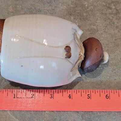 Lot 353: VAL KNIGHT House Angel Fine Art Pottery Sculpture SIGNED