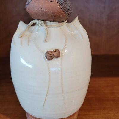 Lot 353: VAL KNIGHT House Angel Fine Art Pottery Sculpture SIGNED