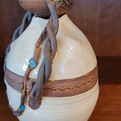 Lot 354: VAL KNIGHT House Angel Fine Art Pottery Sculpture SIGNED