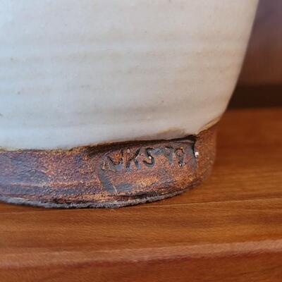 Lot 354: VAL KNIGHT House Angel Fine Art Pottery Sculpture SIGNED