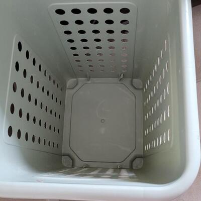Lot 359: Tall Plastic Heavy Duty Laundry Basket 
