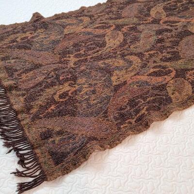 Lot 361: 100% Wool Throw