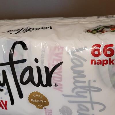 Lot 363: New Pack of VANITY FAIR Napkins 
