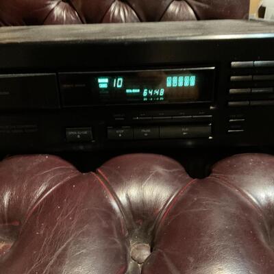 Onkyo R1 Compact Disc Player Model DX-703