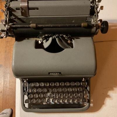 Antique royal typewriter 