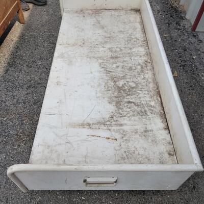 LOT 5  WHITE CART ON CASTERS