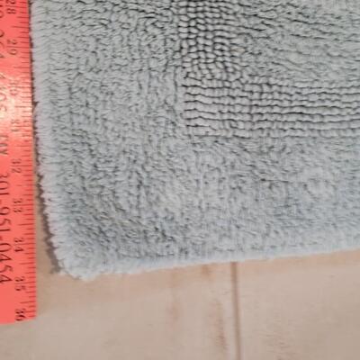 Lot 390: Medium Bath Mat Bluish Green 