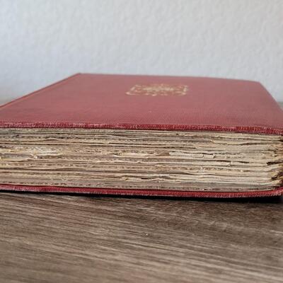 Lot 408: 12 Volume THE WORKS OF OLIVER GOLDSMITH (1900)