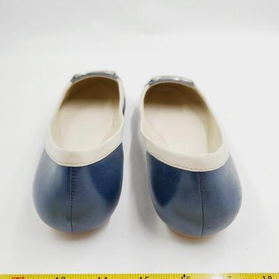 NINE WEST NAVY/IVORY LEATHER FLATS SIZE 10M WITH SOLVER TONED BUCKLE WITH BOX
