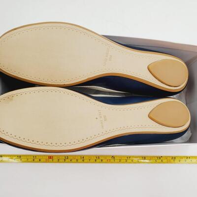 NINE WEST NAVY/IVORY LEATHER FLATS SIZE 10M WITH SOLVER TONED BUCKLE WITH BOX