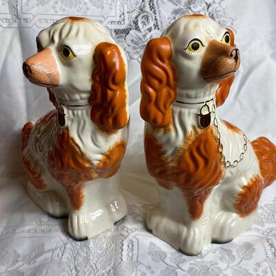 Vintage Reproduction Staffordshire Dogs King Charles Spaniel Pair Figurines 12 1/2â€ tall