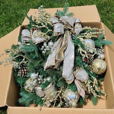 Lot 72: Designer Fall and Winter Wreaths 