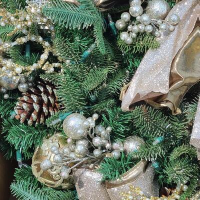 Lot 72: Designer Fall and Winter Wreaths 