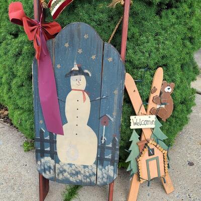 Lot G100: Door Garland, and Winter Decor