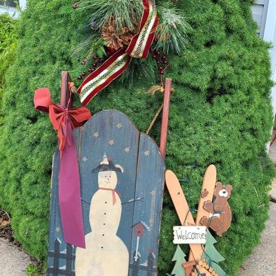 Lot G100: Door Garland, and Winter Decor