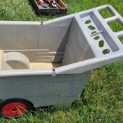 Lot 79: Yard/Garden Cart 