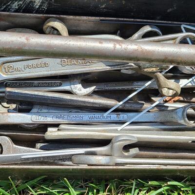 Lot G5: Tool Lot/ Vintage Wood Tool Tray/Extension Cords