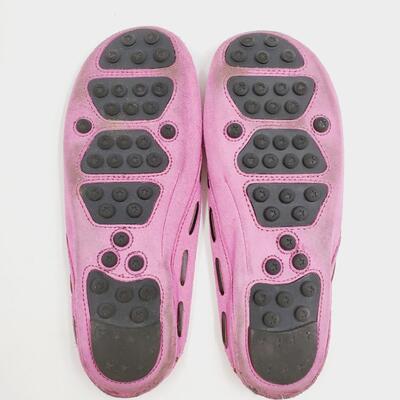 PINK SIZE 10 SLIP ON LOAFER STYLE WITH RUBBER SOLE