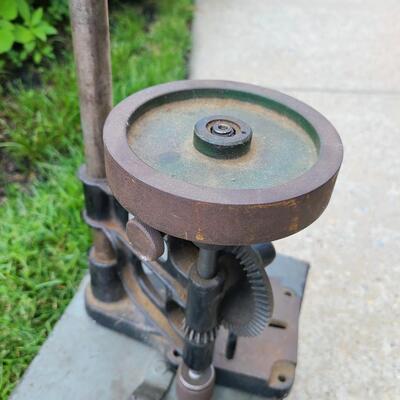 Lot 84: ToolBox, Extension Cords, and Antique Hand Crank Drill Press 