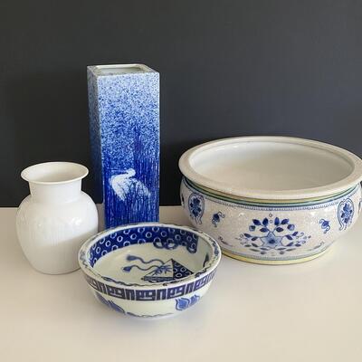 Lot 87: Blue & White Home Decor: Porcelain and Pottery