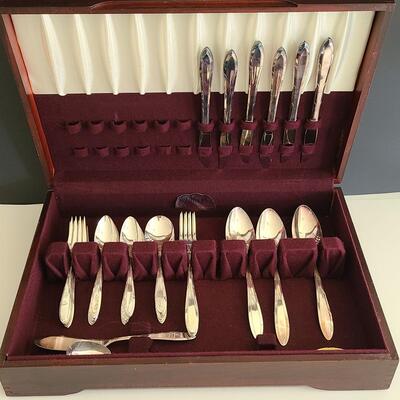 Lot 90: Nobility Plate/ Silverplate Service for Four 