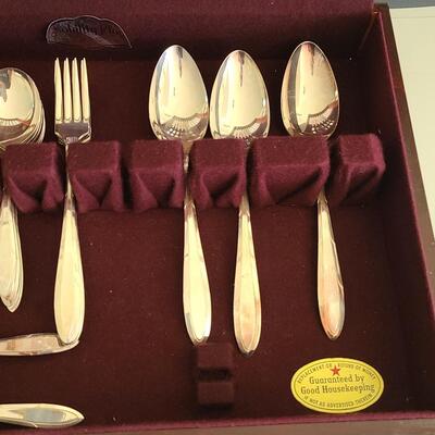 Lot 90: Nobility Plate/ Silverplate Service for Four 