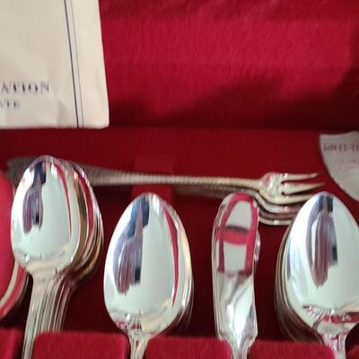 Lot 121: Silverplate Wm A. Rogers Service for Eight 