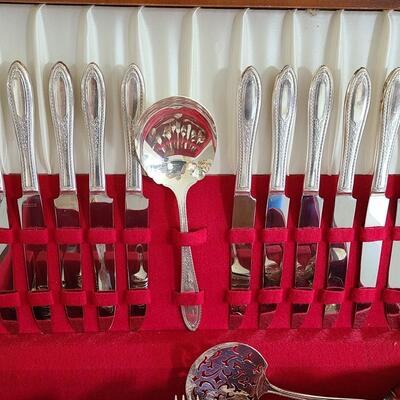 Lot 121: Silverplate Wm A. Rogers Service for Eight 