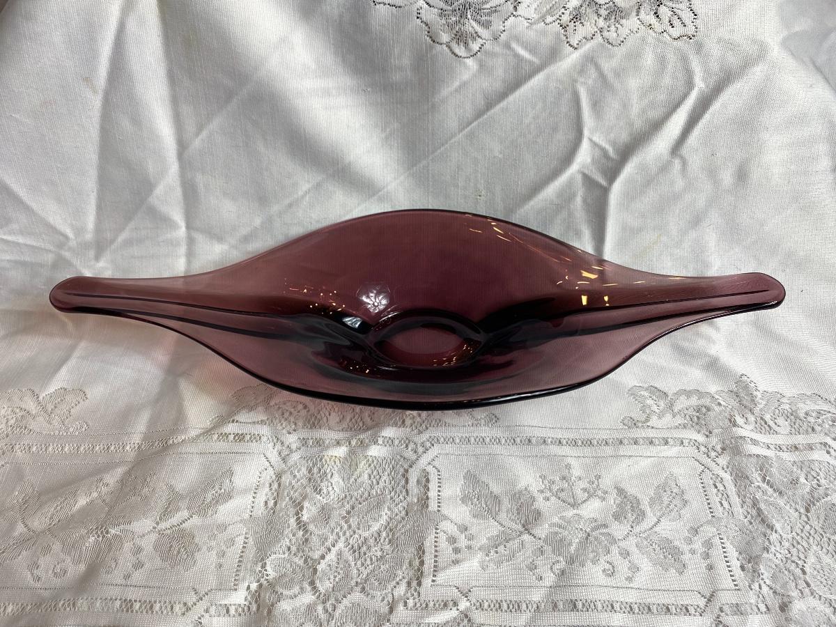 21” MCM Art Glass Centerpiece VIKING GLASS - EPIC Amethyst CONSOLE BOWL |  EstateSales.org