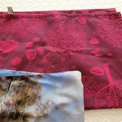 Lot 415: Scarves lot