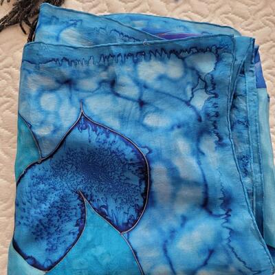 Lot 416: Scarves Lot (blue