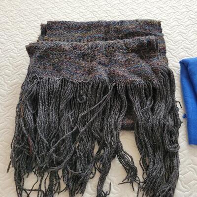 Lot 416: Scarves Lot (blue