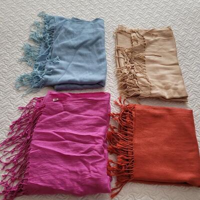 Lot 417: Colorful Scarves lot