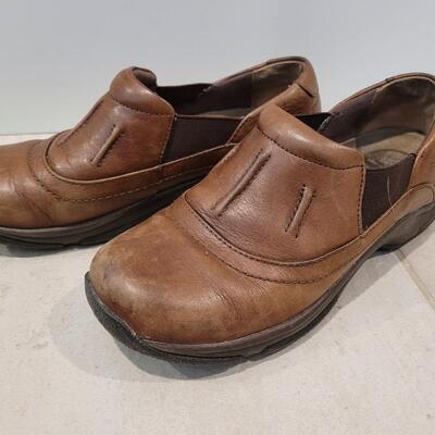 Lot 422: Brown Leather Dansko Clogs size 38