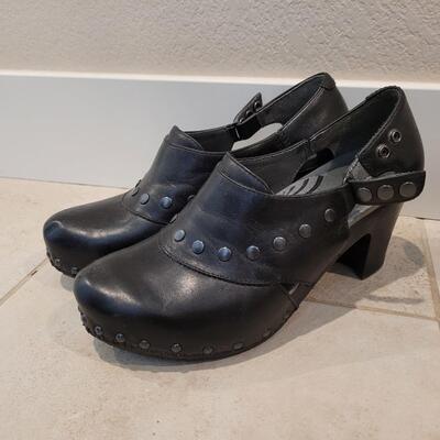 Lot 423: Dansko Black Clogs with Heels (appear to be New) Size 38