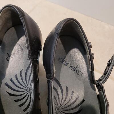 Lot 423: Dansko Black Clogs with Heels (appear to be New) Size 38