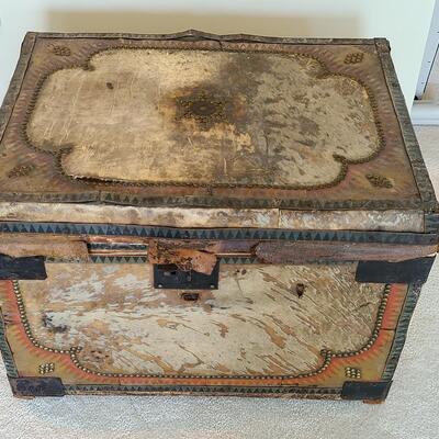 Lot 126: Antique Steamer Trunk with Antique Trunk Parts 