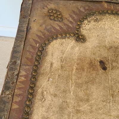 Lot 126: Antique Steamer Trunk with Antique Trunk Parts 