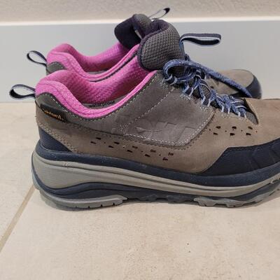 Lot 426: HOKA Hiking Shoes size 7.5