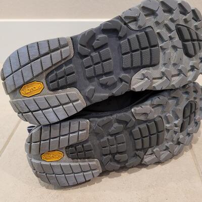 Lot 426: HOKA Hiking Shoes size 7.5