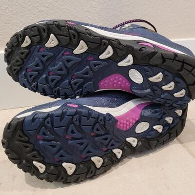 Lot 427: ObÅz Hiking Boots (Barely Worn) Size 8.5