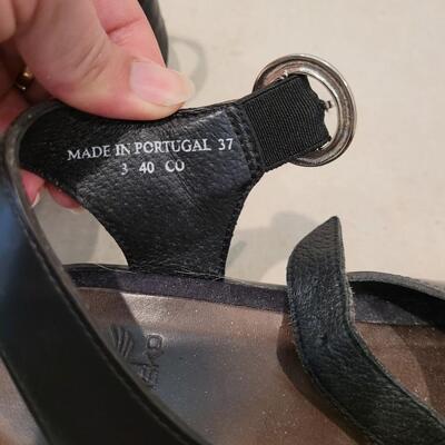 Lot 431: Dansko Black Leather Sandals