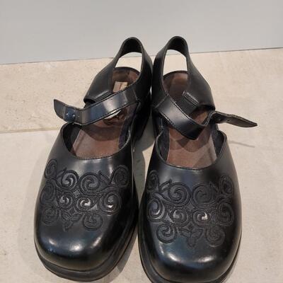 Lot 431: Dansko Black Leather Sandals