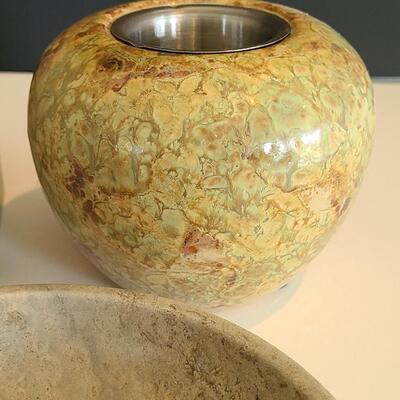 Lot 130: Alabaster Home Accessories