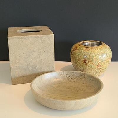 Lot 130: Alabaster Home Accessories