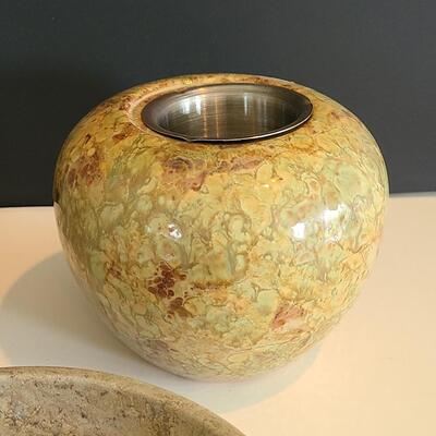 Lot 130: Alabaster Home Accessories