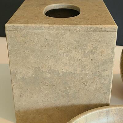 Lot 130: Alabaster Home Accessories